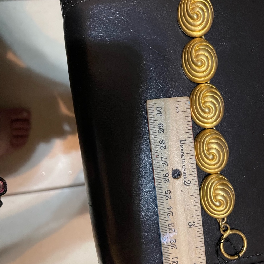 Ginnie Johansen VINTAGE 24 inch gold tone necklace circa 1984. Gorgeous rare. - Picture 4 of 5